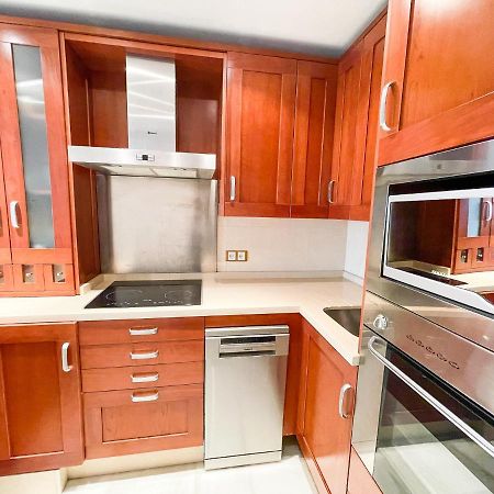 Seafront Apartment With Direct Access To The Beach Torremolinos Bagian luar foto