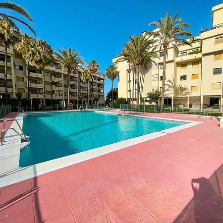 Seafront Apartment With Direct Access To The Beach Torremolinos Bagian luar foto