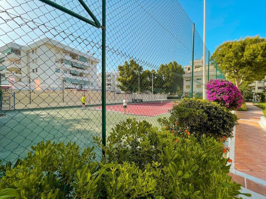 Seafront Apartment With Direct Access To The Beach Torremolinos Bagian luar foto