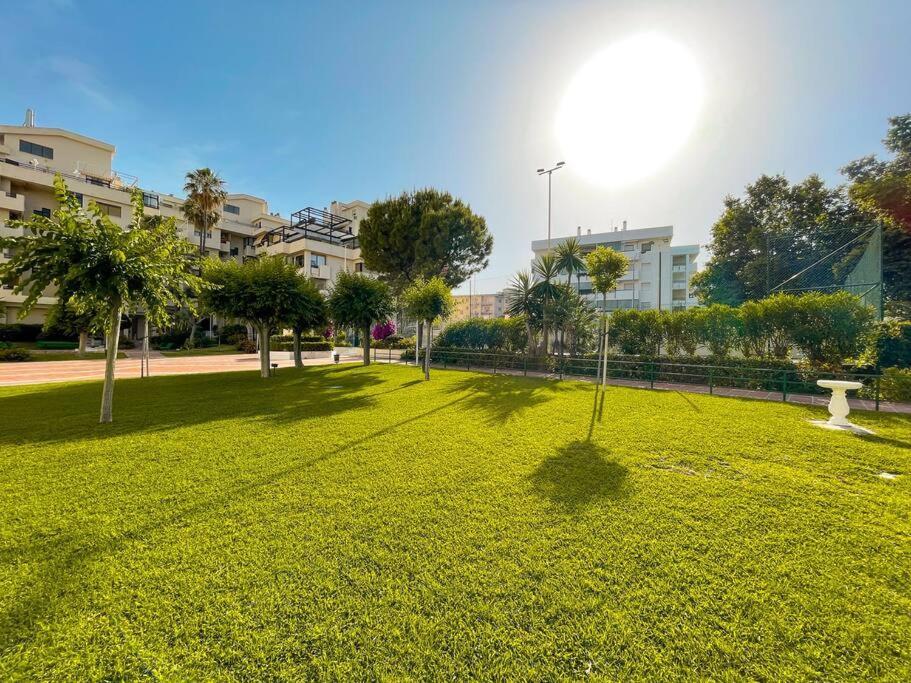 Seafront Apartment With Direct Access To The Beach Torremolinos Bagian luar foto